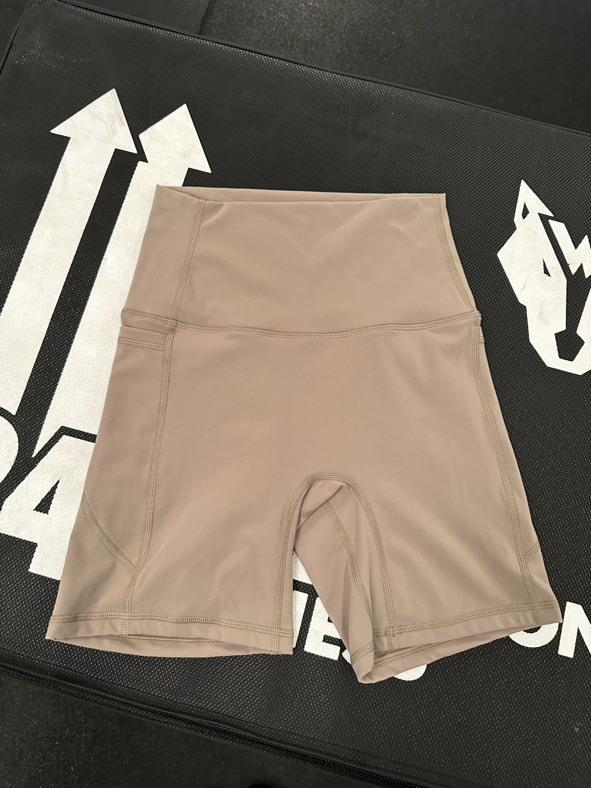 6" Pocket Shorts - Image 11